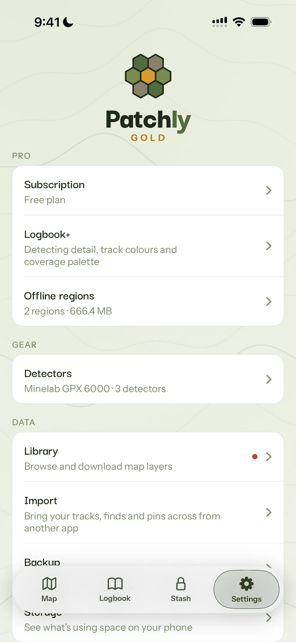 The Settings screen in the light theme, listing the subscription, gear and data sections.